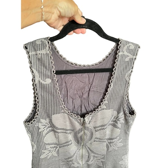 New Romantics Womens Eyelet Floral DRESS Scalloped Hem Size 8 Gray - Picture 4 of 7